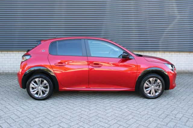 Peugeot e-208 (2023) thumbnail 5
