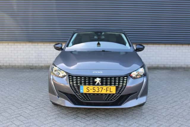 Peugeot 208 (2023) thumbnail 3