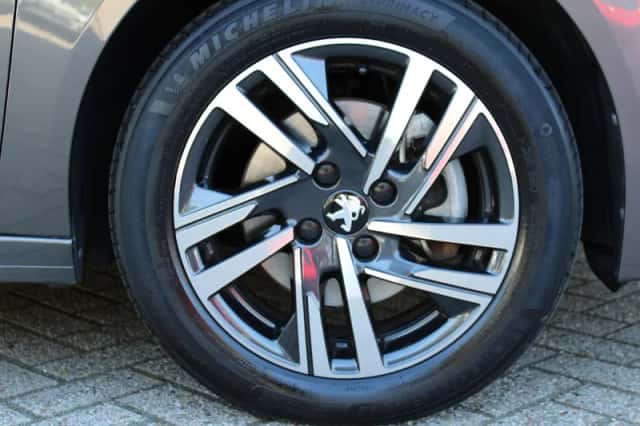 Peugeot 208 (2023) thumbnail 6