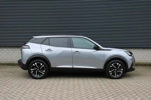Peugeot e-2008 (2022) thumbnail 5