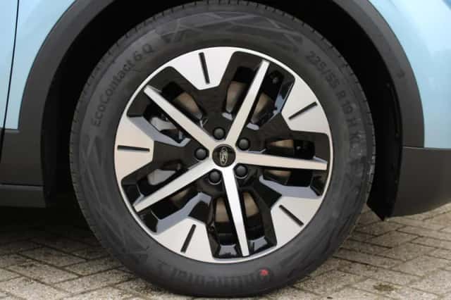 Ford Explorer (2026) thumbnail 6