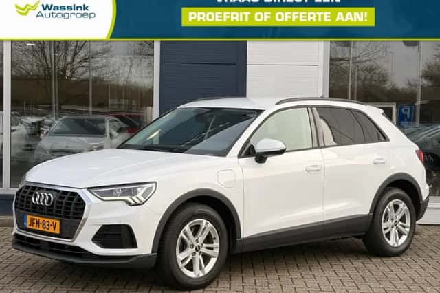 Audi Q3 (2022) thumbnail 1