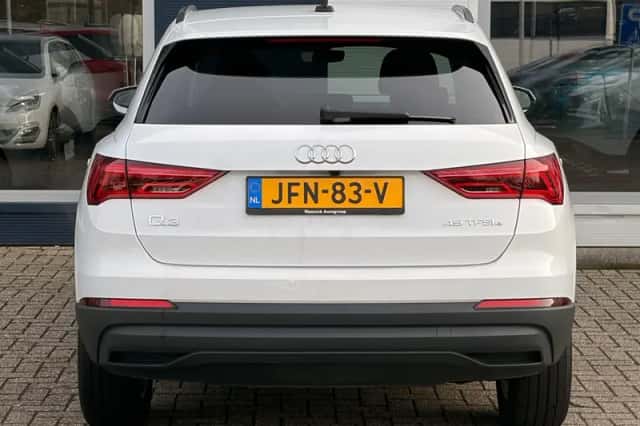 Audi Q3 (2022) thumbnail 6