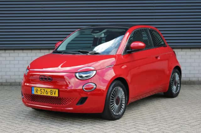 Fiat 500 (2022) thumbnail 2