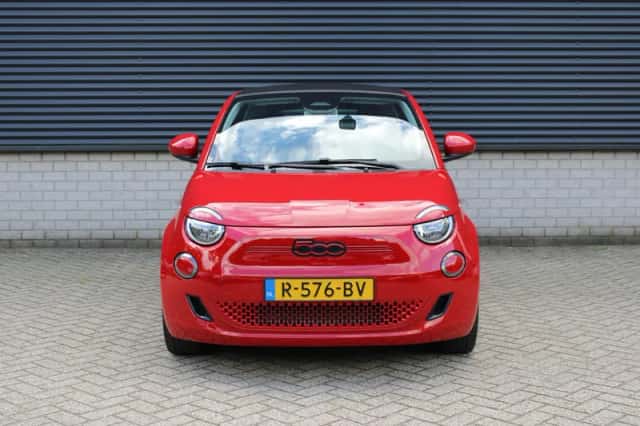 Fiat 500 (2022) thumbnail 3
