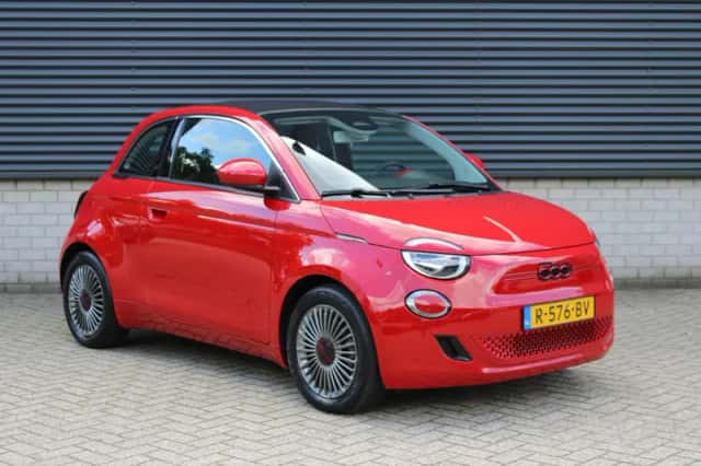 Fiat 500 (2022) thumbnail 4