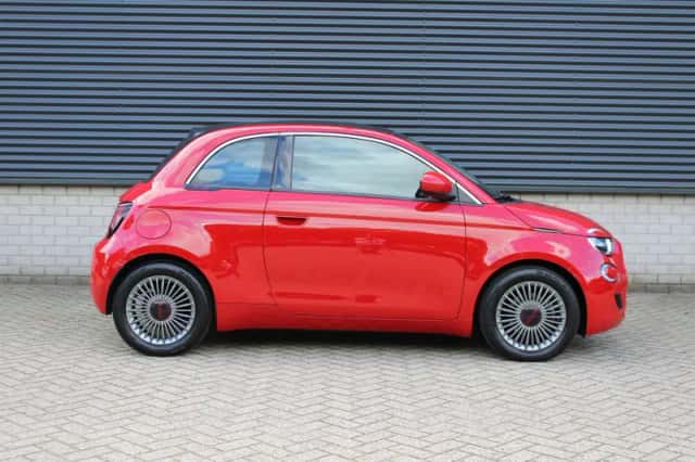 Fiat 500 (2022) thumbnail 5
