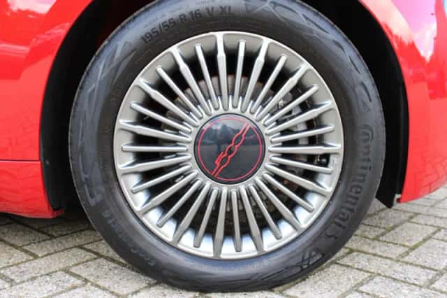 Fiat 500 (2022) thumbnail 6