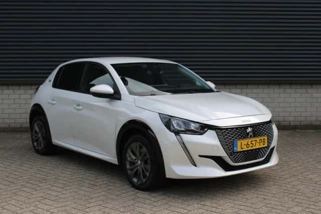 Peugeot e-208 (2021) thumbnail 4