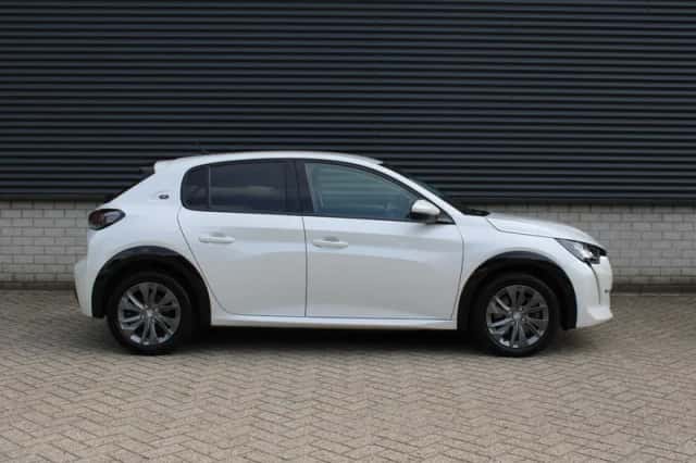 Peugeot e-208 (2021) thumbnail 5