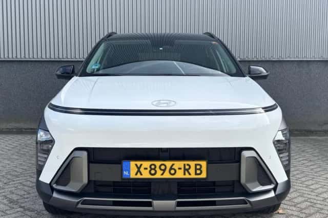 Hyundai Kona (2024) thumbnail 2