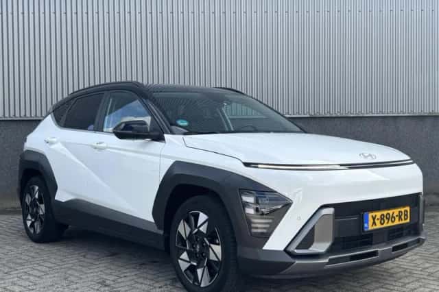Hyundai Kona (2024) thumbnail 3