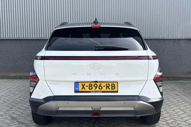 Hyundai Kona (2024) thumbnail 6