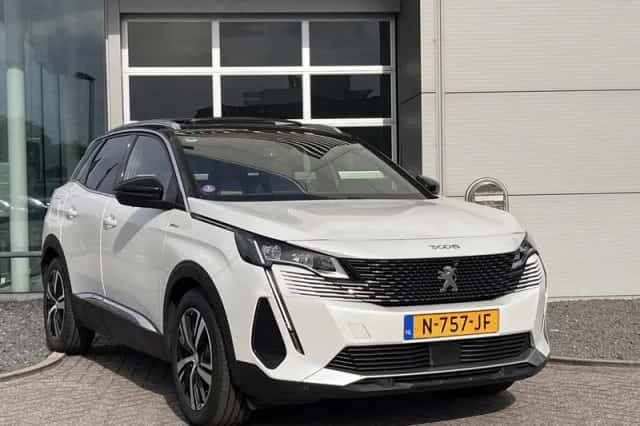 Peugeot 3008 (2021) thumbnail 2