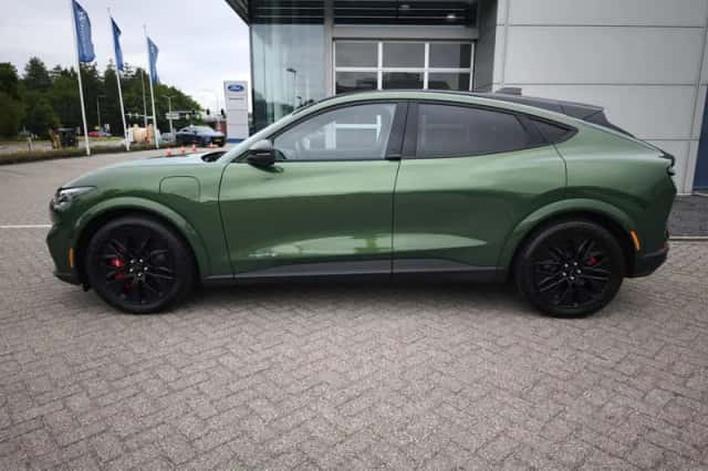Ford Mustang Mach-E (2025) thumbnail 2