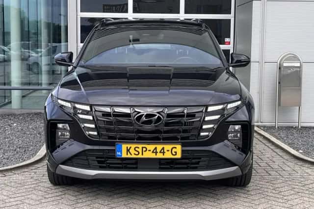 Hyundai Tucson (2022) thumbnail 2
