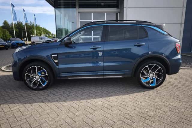 Lynk & Co 01 (2023) thumbnail 2