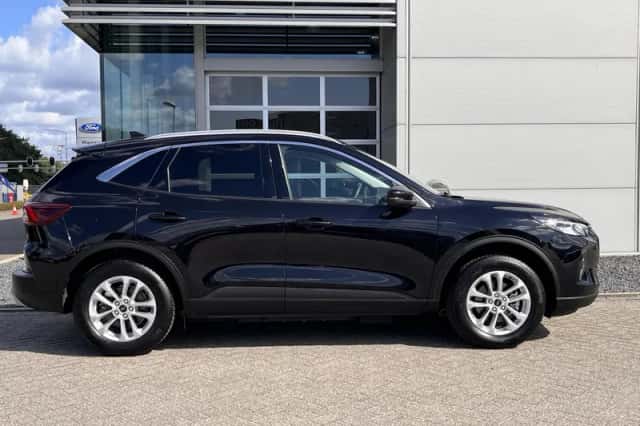 Ford Kuga (2024) thumbnail 4