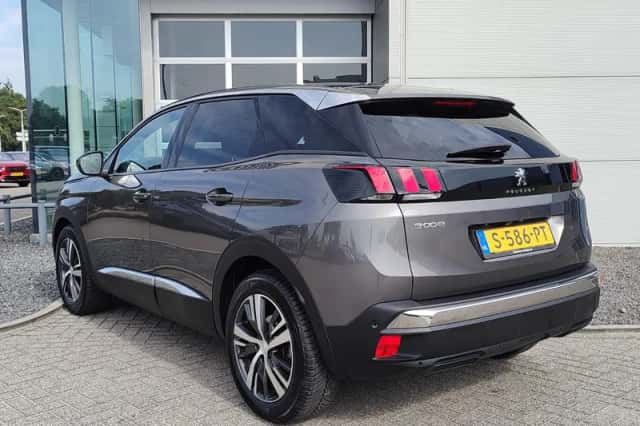 Peugeot 3008 (2023) thumbnail 3
