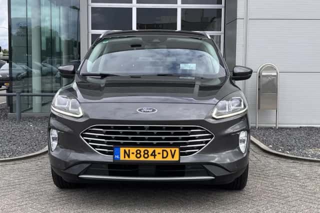 Ford Kuga (2021) thumbnail 2