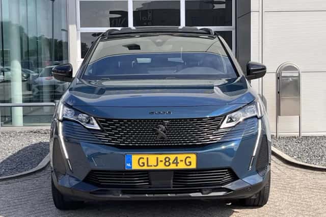 Peugeot 5008 (2024) thumbnail 2