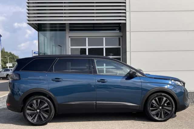 Peugeot 5008 (2024) thumbnail 5