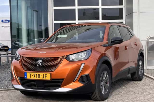 Peugeot e-2008 (2023) thumbnail 2
