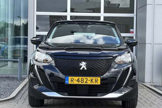 Peugeot e-2008 (2022) thumbnail 2
