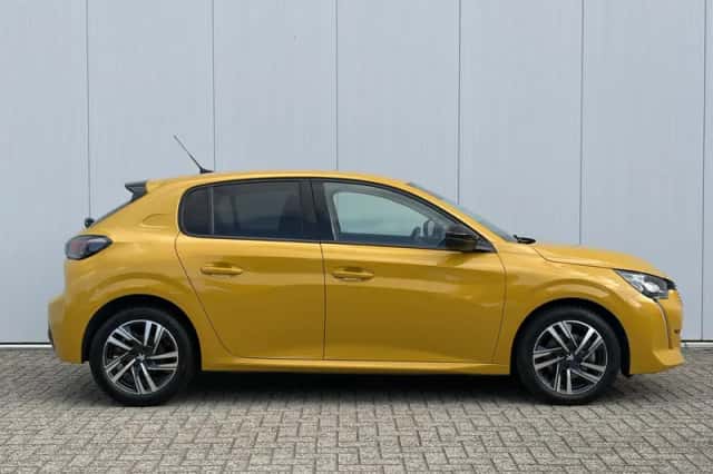 Peugeot 208 (2022) thumbnail 4