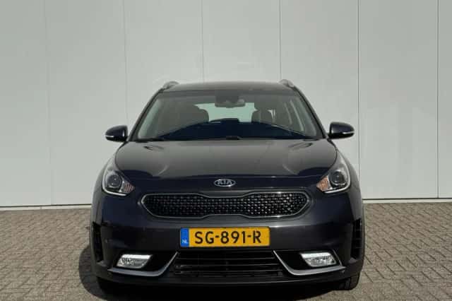 Kia Niro (2018) thumbnail 2