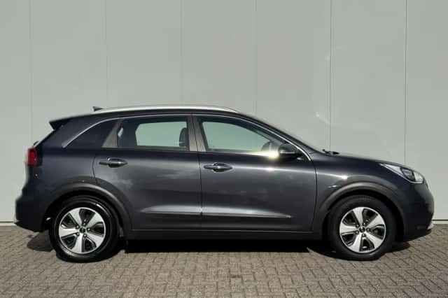 Kia Niro (2018) thumbnail 4