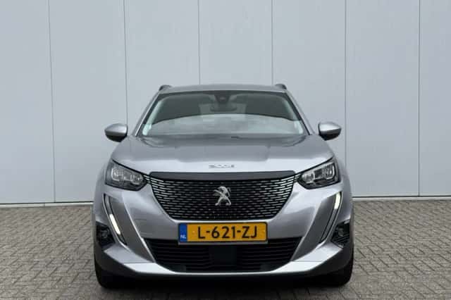 Peugeot 2008 (2021) thumbnail 2