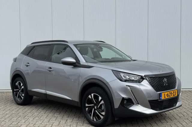 Peugeot 2008 (2021) thumbnail 3