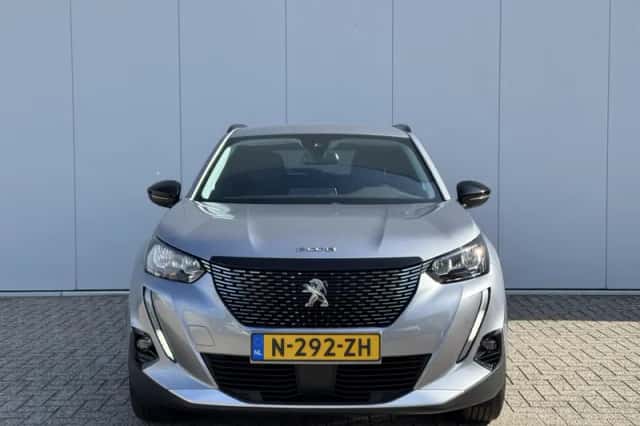 Peugeot 2008 (2022) thumbnail 2