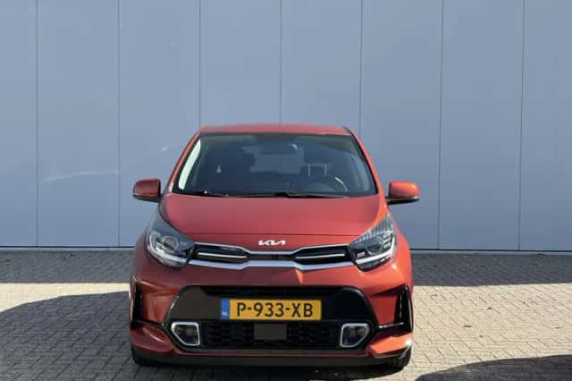 Kia Picanto (2022) thumbnail 2