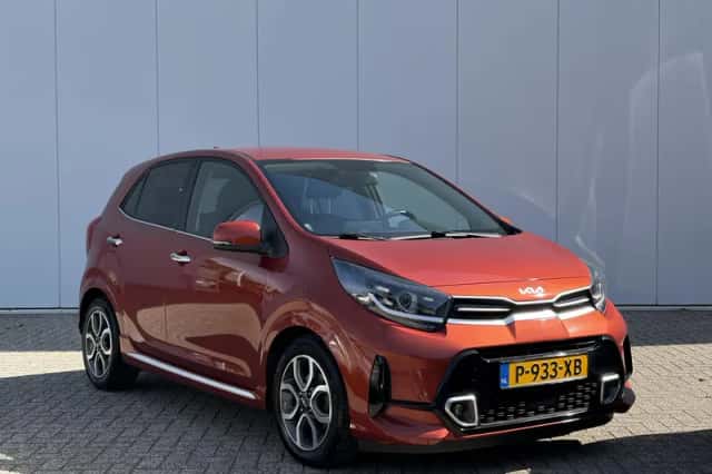 Kia Picanto (2022) thumbnail 3