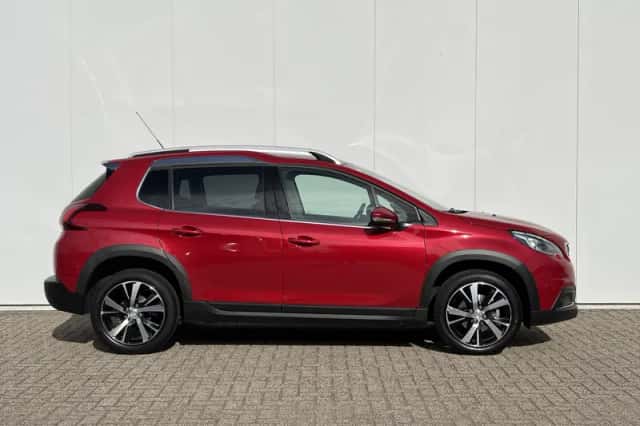 Peugeot 2008 (2016) thumbnail 4