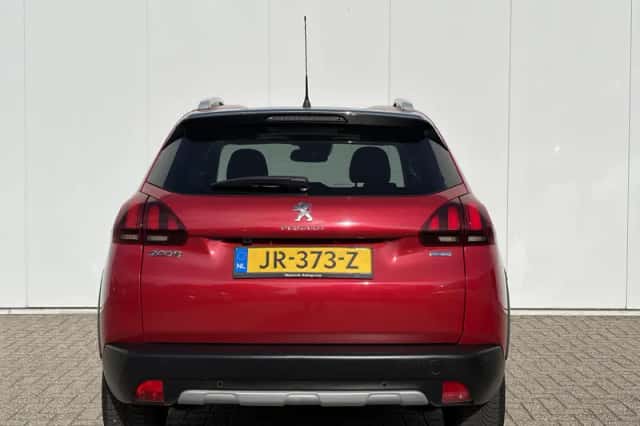 Peugeot 2008 (2016) thumbnail 6