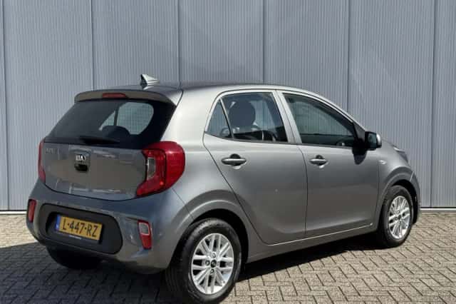 Kia Picanto (2021) thumbnail 5