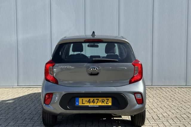 Kia Picanto (2021) thumbnail 6