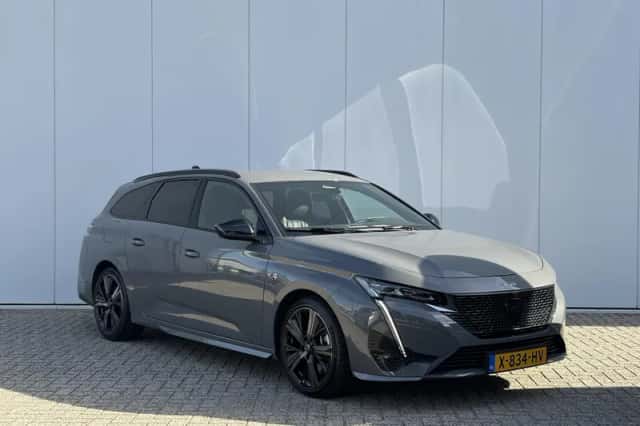 Peugeot 308 (2023) thumbnail 3