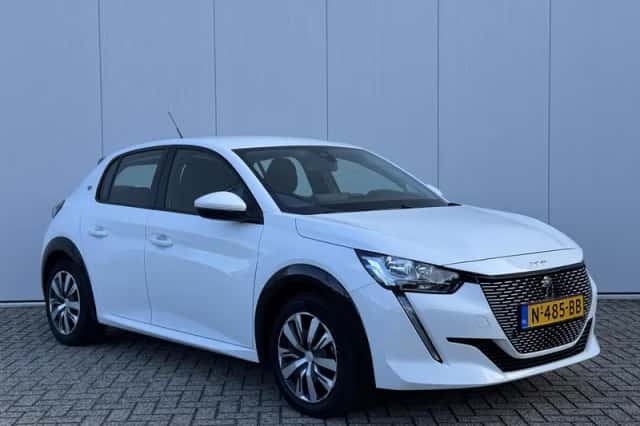 Peugeot e-208 (2021) thumbnail 3