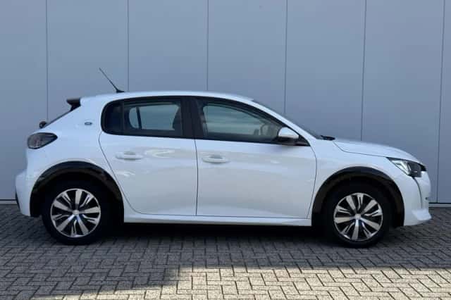 Peugeot e-208 (2021) thumbnail 4