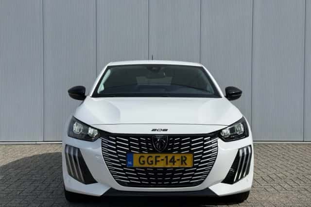 Peugeot e-208 (2024) thumbnail 2