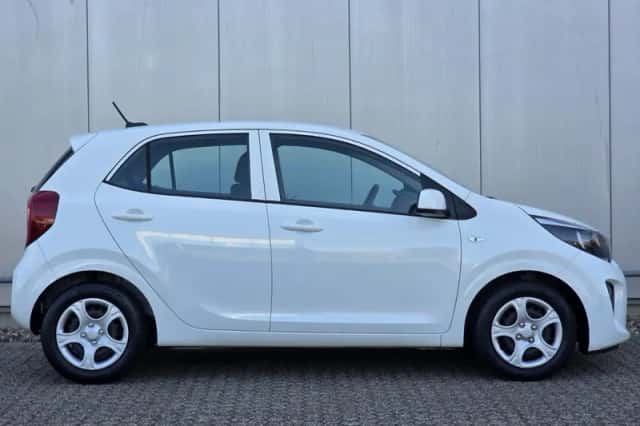 Kia Picanto (2021) thumbnail 4