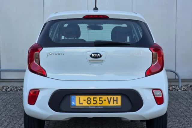 Kia Picanto (2021) thumbnail 5