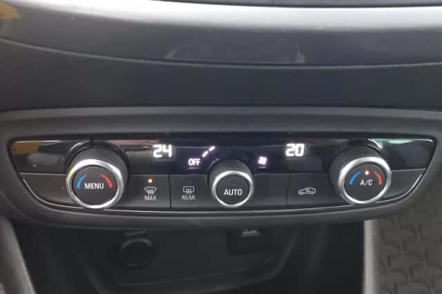 Opel Crossland X (2020) thumbnail 6