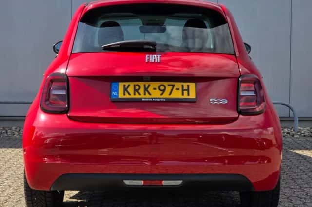 Fiat 500 (2024) thumbnail 5