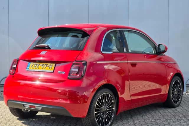 Fiat 500 (2024) thumbnail 6