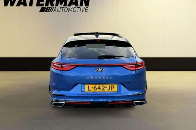 Kia ProCeed (2021) thumbnail 4